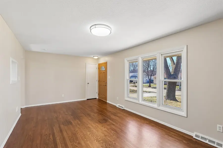 5401 SE 6th Street, Des Moines, IA 50315 - #2