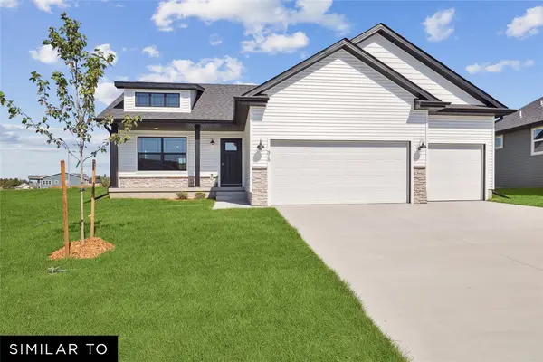 2902 NW Reinhart Drive, Ankeny, IA 50023