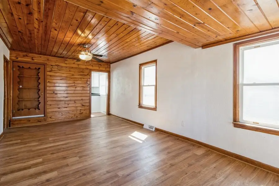 2345 E 37th Court, Des Moines, IA 50317 - #3