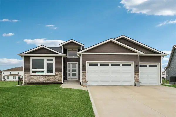 1210 NW Pine Bluff Circle, Waukee, IA 50263