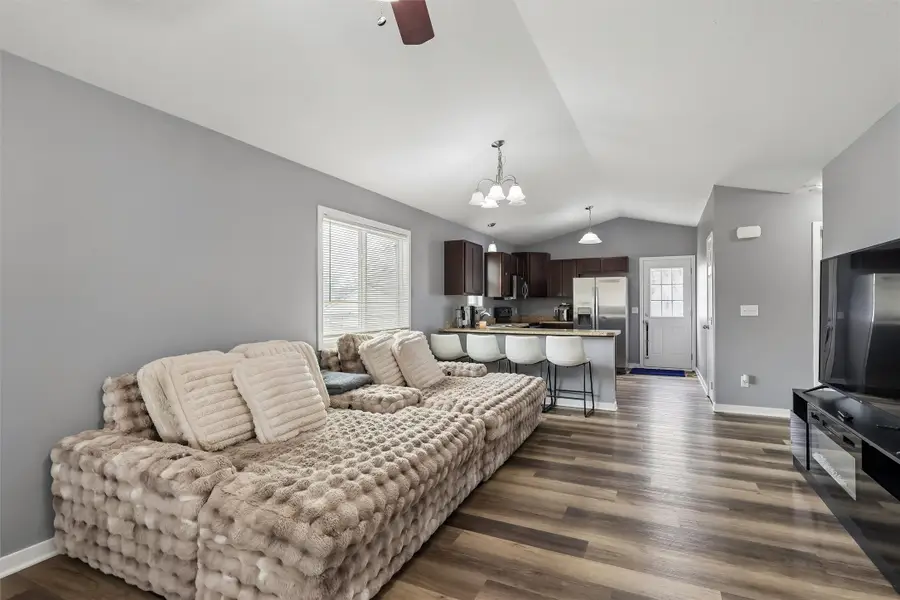 2510 E 38th Court, Des Moines, IA 50317 - #2