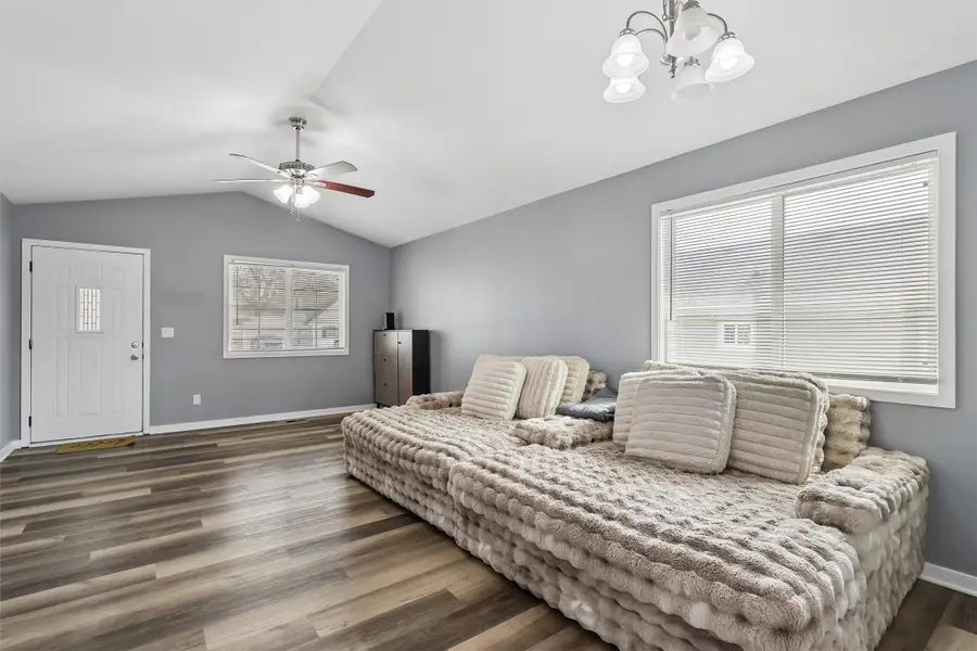 2510 E 38th Court, Des Moines, IA 50317 - #3