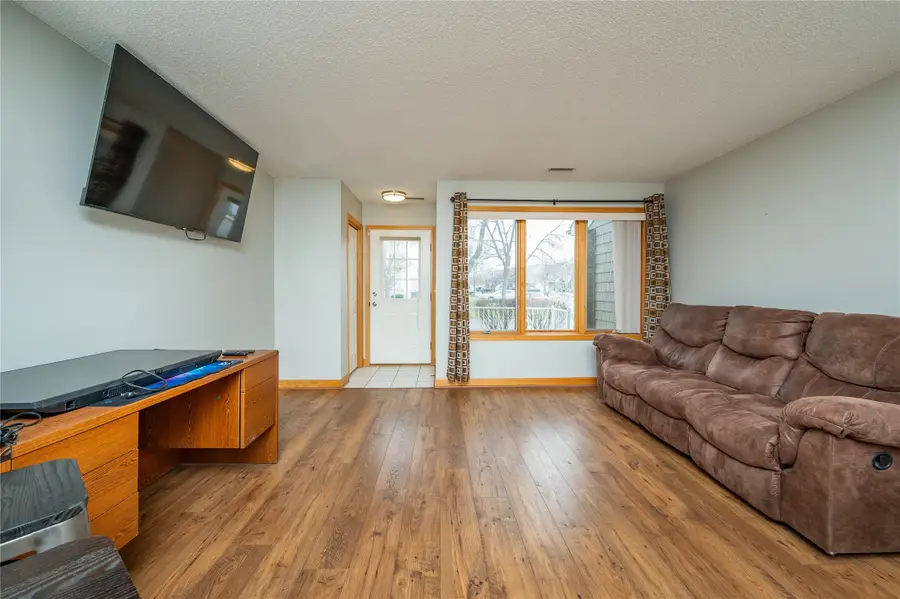 811 Burr Oaks Drive #611, West Des Moines, IA 50266 - #3