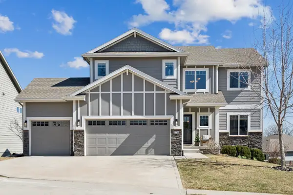 876 S 93rd Street, West Des Moines, IA 50266