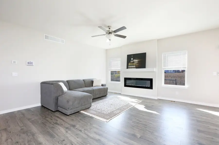 7920 NW 95th Street, Johnston, IA 50131 - #3