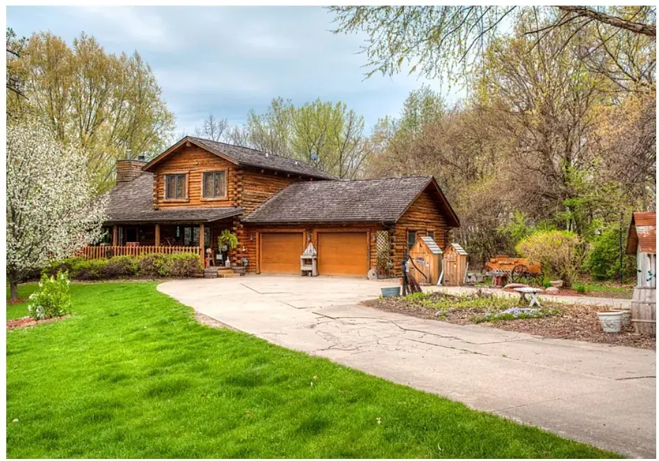 6640 NW Beaver Drive, Johnston, IA 50131 - #1