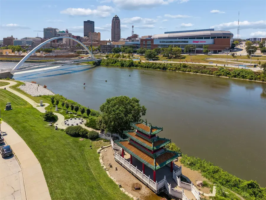 228 E Center Street, Des Moines, IA 50309 - #3