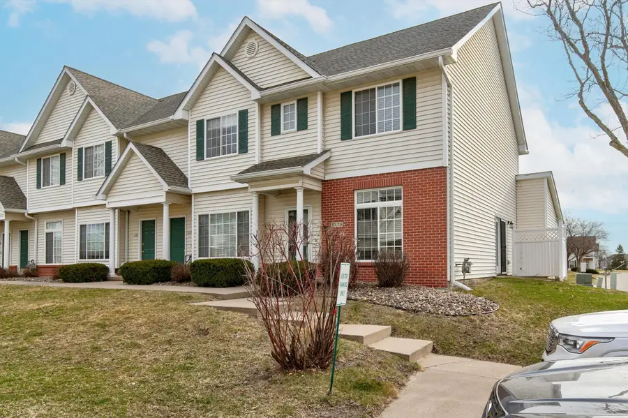 2175 Ridgeview Circle, Clive, IA 50325 - #2