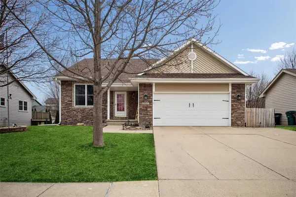 1917 Country Cove Lane, Altoona, IA 50009