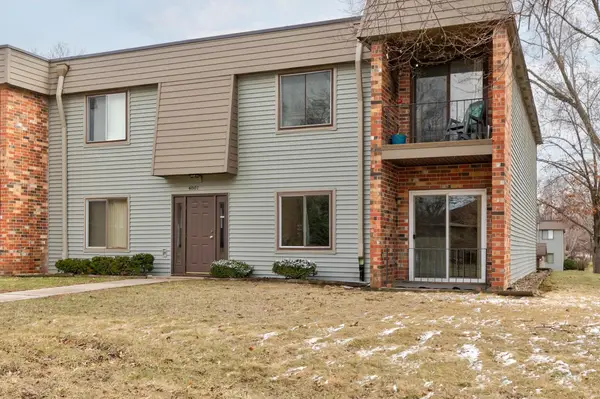 4801 Woodland Avenue #1, West Des Moines, IA 50266