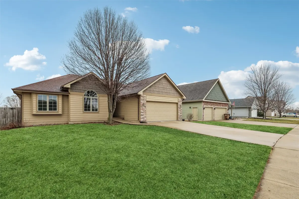 511 Mallard Pointe Drive Nw, Bondurant, IA 50035 - #1