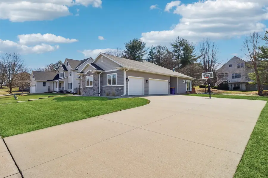 703 W Orchard Avenue, Indianola, IA 50125 - #2