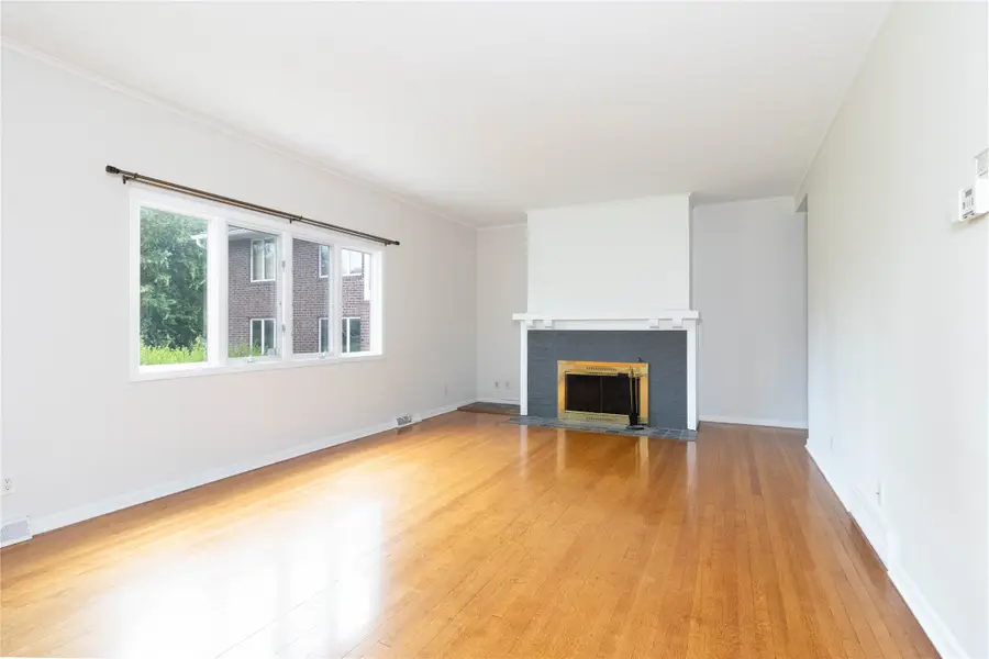 5322 Ingersoll Avenue #A-1, Des Moines, IA 50312 - #3