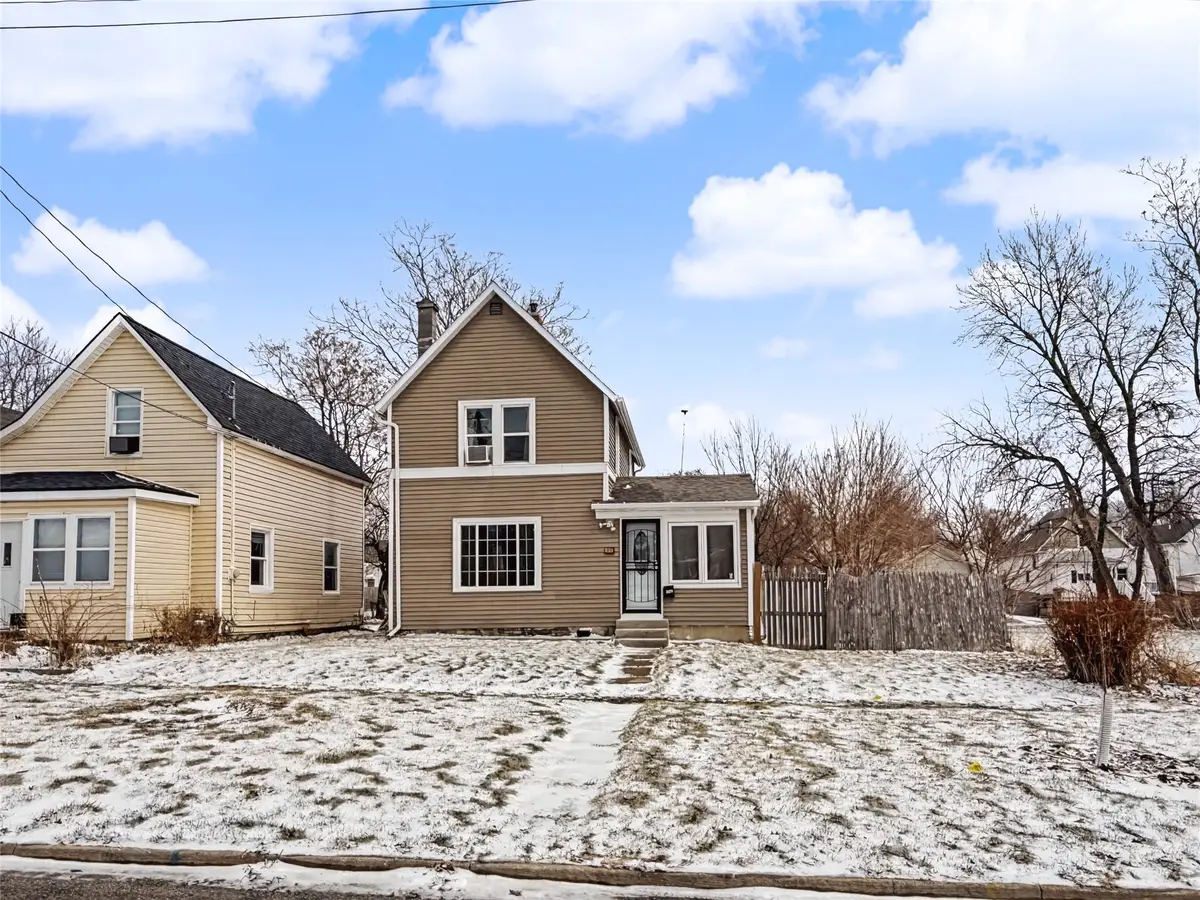 1019 E 8th Street, Des Moines, IA 50316 - #1