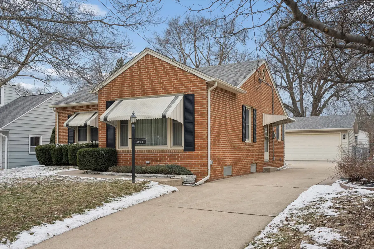 3913 Clinton Avenue, Des Moines, IA 50310 - #1