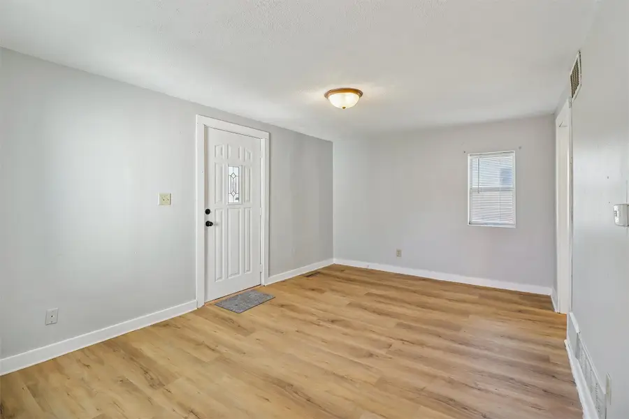 415 E Buchanan Street, Winterset, IA 50273 - #3