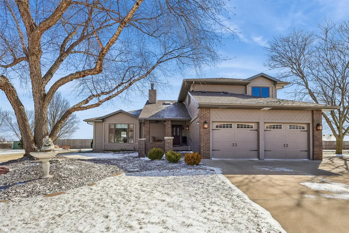 102 Orchard Circle, Indianola, IA 50125 - #1