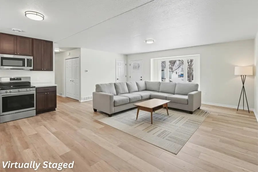 321 E 8th Street S, Newton, IA 50208 - #2