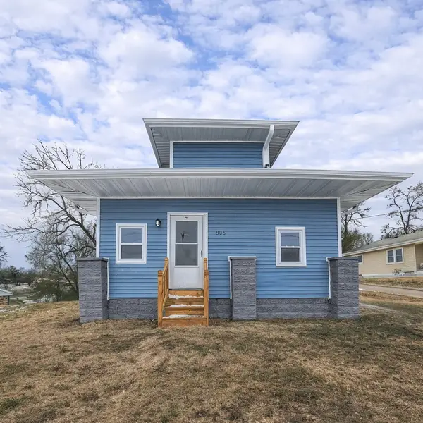 806 S Roche Street, Knoxville, IA 50138