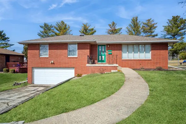 7123 Garrison Road, Windsor Heights, IA 50324