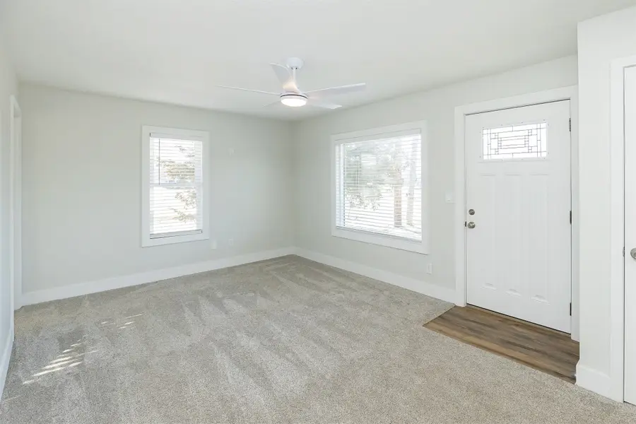 205 NW 51st Place, Des Moines, IA 50313 - #3