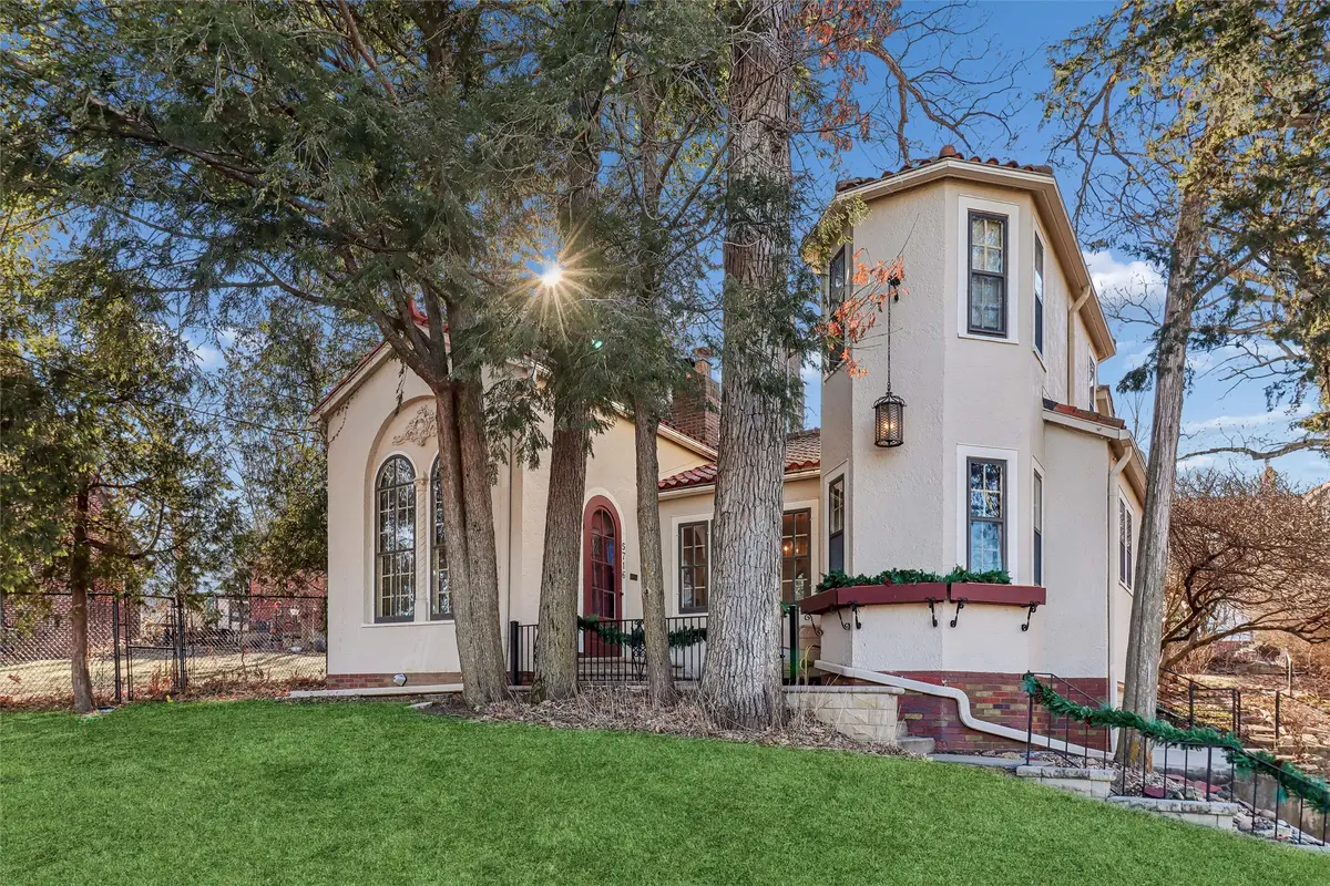 5716 Ingersoll Avenue, Des Moines, IA 50312 - #1