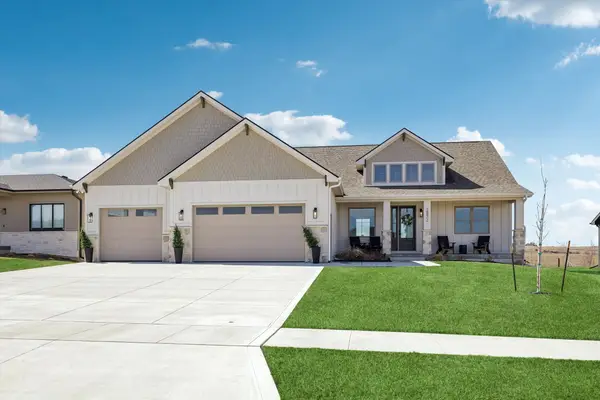 2872 NW Beechwood Drive, Grimes, IA 50111