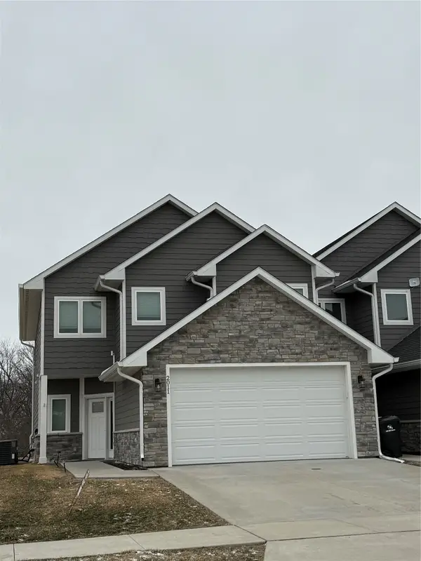 2011 Ammann Drive, Adel, IA 50003