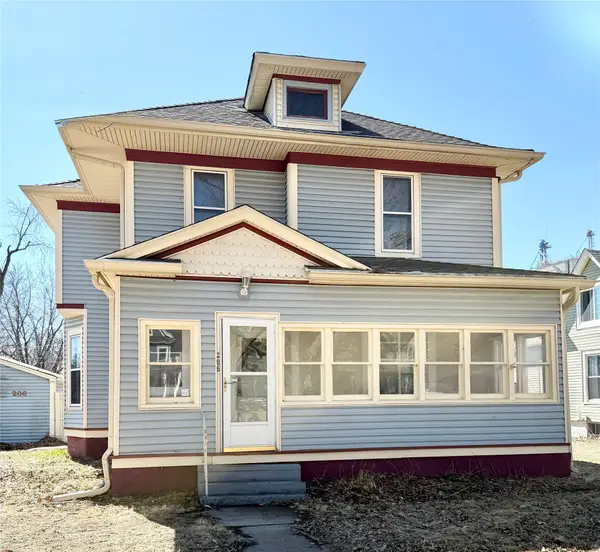 206 2nd Street Ne, Mitchellville, IA 50169