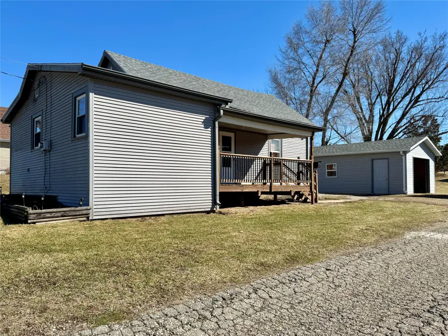 1914 Summit Street, Marshalltown, IA 50158 - #2