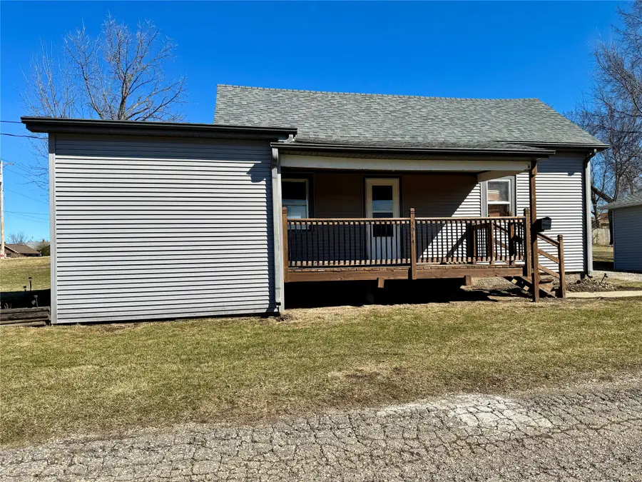 1914 Summit Street, Marshalltown, IA 50158 - #3