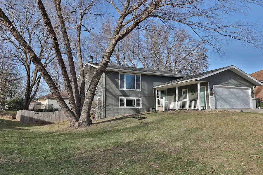 912 Park Lane, Pella, IA 50219 - #2