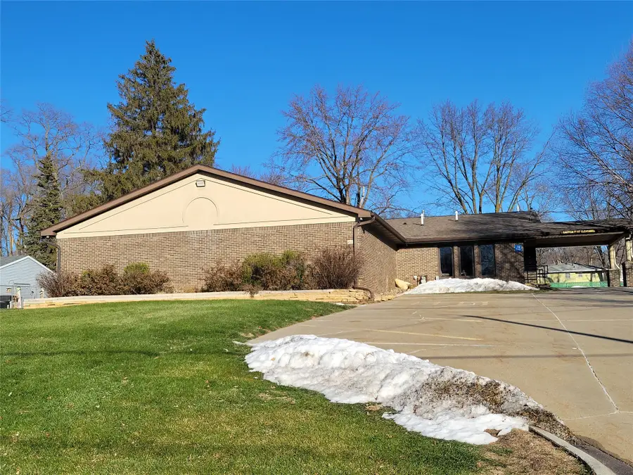 420 E Watrous Avenue, Des Moines, IA 50315 - #2