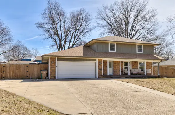1659 NW 109th Street, Clive, IA 50325