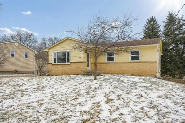 4901 Ash Drive, Pleasant Hill, IA 50327