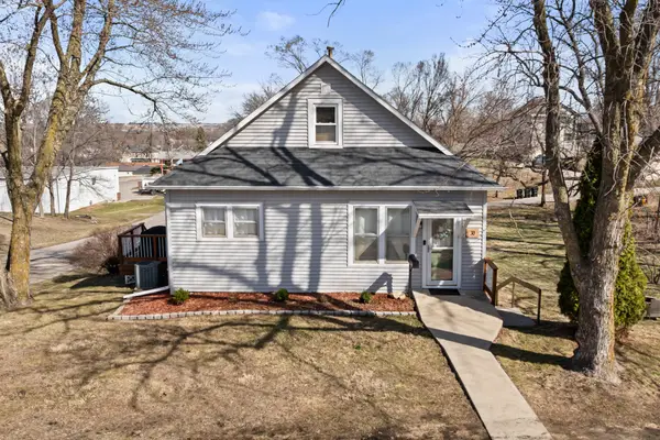 30 W Pleasant Street, Colfax, IA 50054