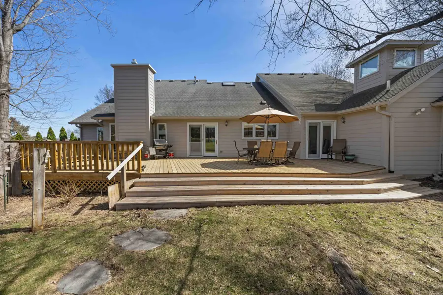 705 S 25th Court, West Des Moines, IA 50265 - #2