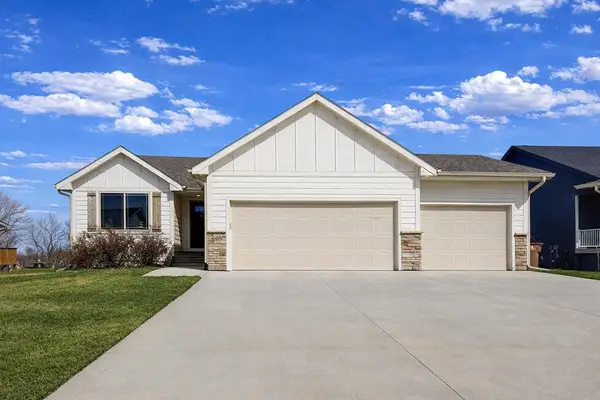 605 E Vista Lake Avenue, Polk City, IA 50226