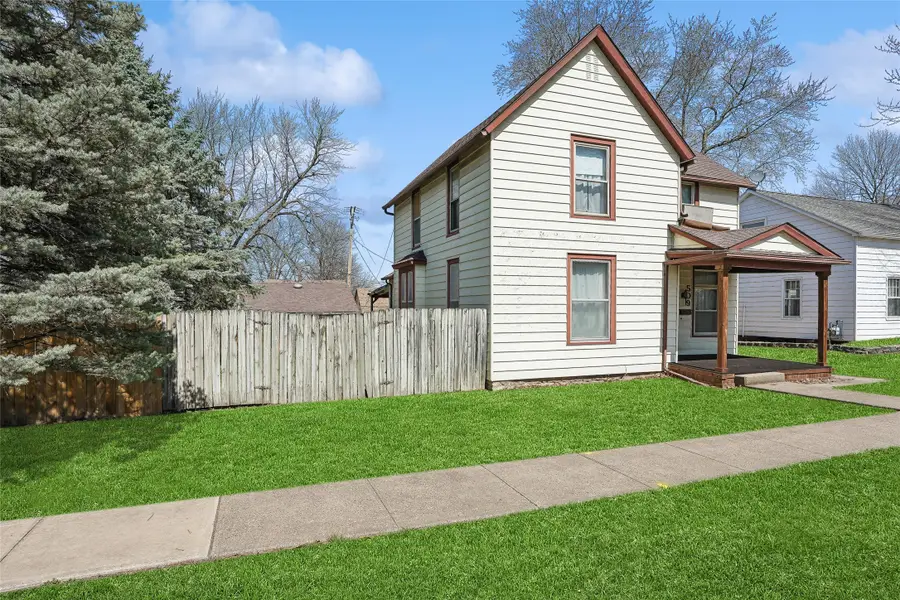 509 E Robinson Street, Knoxville, IA 50138 - #3