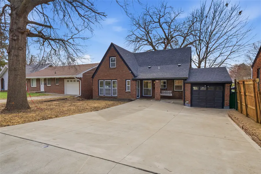 1320 66th Street, Windsor Heights, IA 50324 - #2