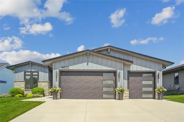 14601 Sutton Drive, Urbandale, IA 50323