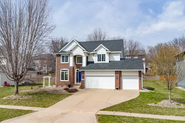 15017 Wildwood Drive, Clive, IA 50325