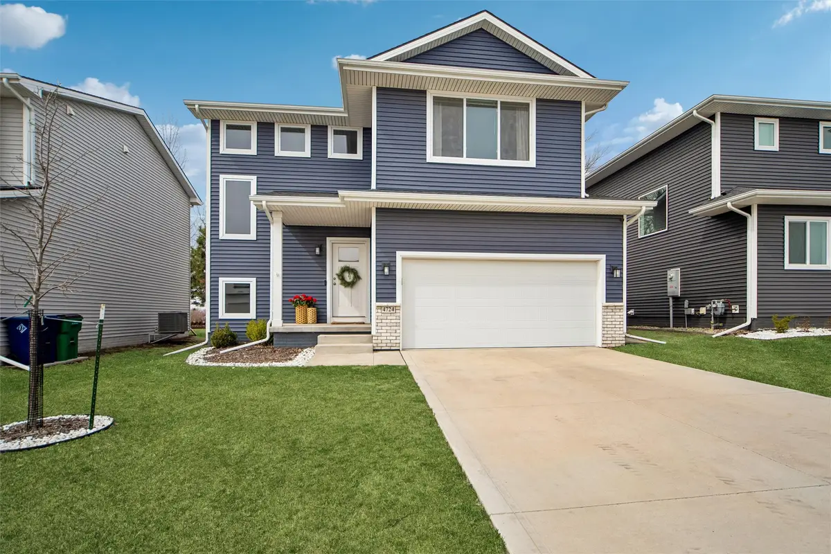 4724 167th Street, Urbandale, IA 50323 - #1