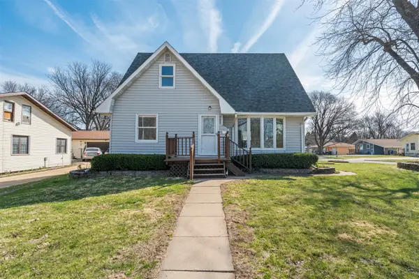 700 W 4th Street, Pella, IA 50219