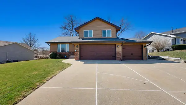 1225 E 14th Street, Norwalk, IA 50211