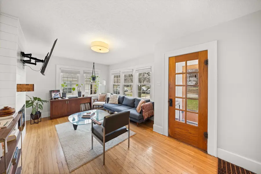 1505 43rd Street, Des Moines, IA 50311 - #2