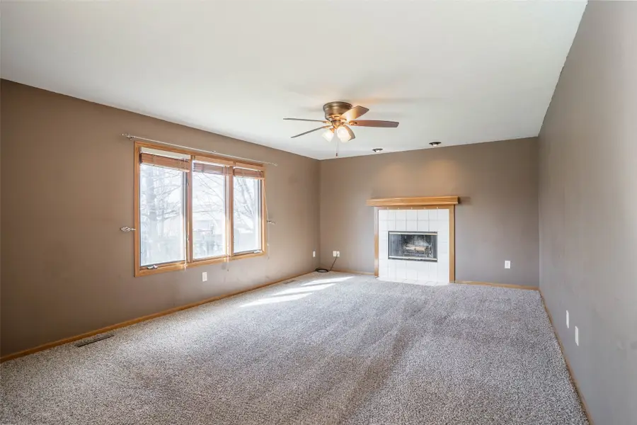 504 5th Street Nw, Altoona, IA 50009 - #3