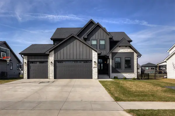 18328 Tanglewood Drive, Clive, IA 50325