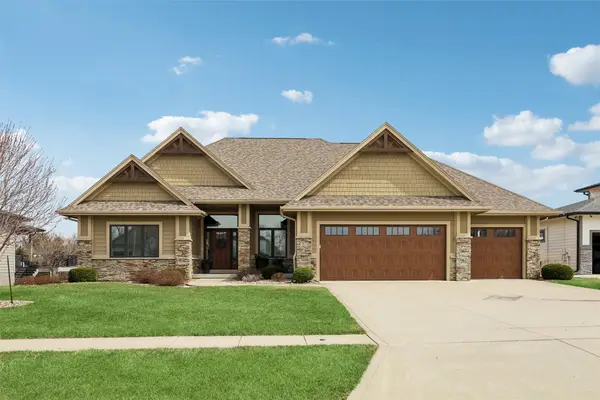 7821 NW 104th Court, Johnston, IA 50131