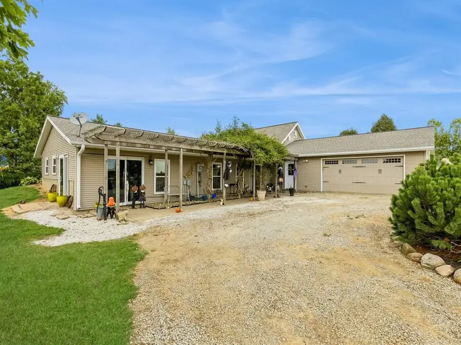 7812 & 7824 N 67th Avenue E, Kellogg, IA 50135 - #2